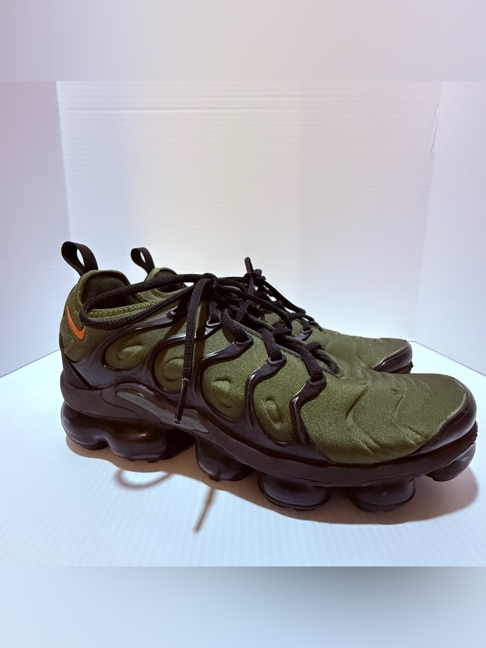 Nike Air VaporMax Plus Rough Green/Black Low Top Men's Sneakers Size 8.5
